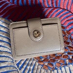 NWoT MICHAEL Michael Kors Tan Pebbled Leather Compact Wallet Missing Zipper Pull